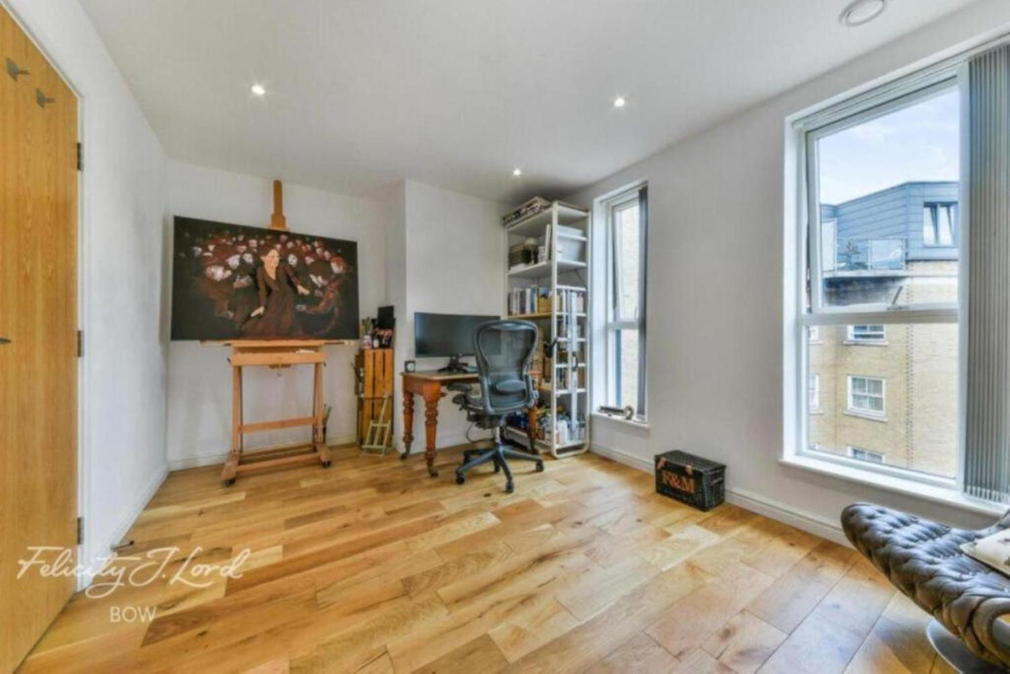 Appartamento Spacious 2 Bedroom With Balcony Londra